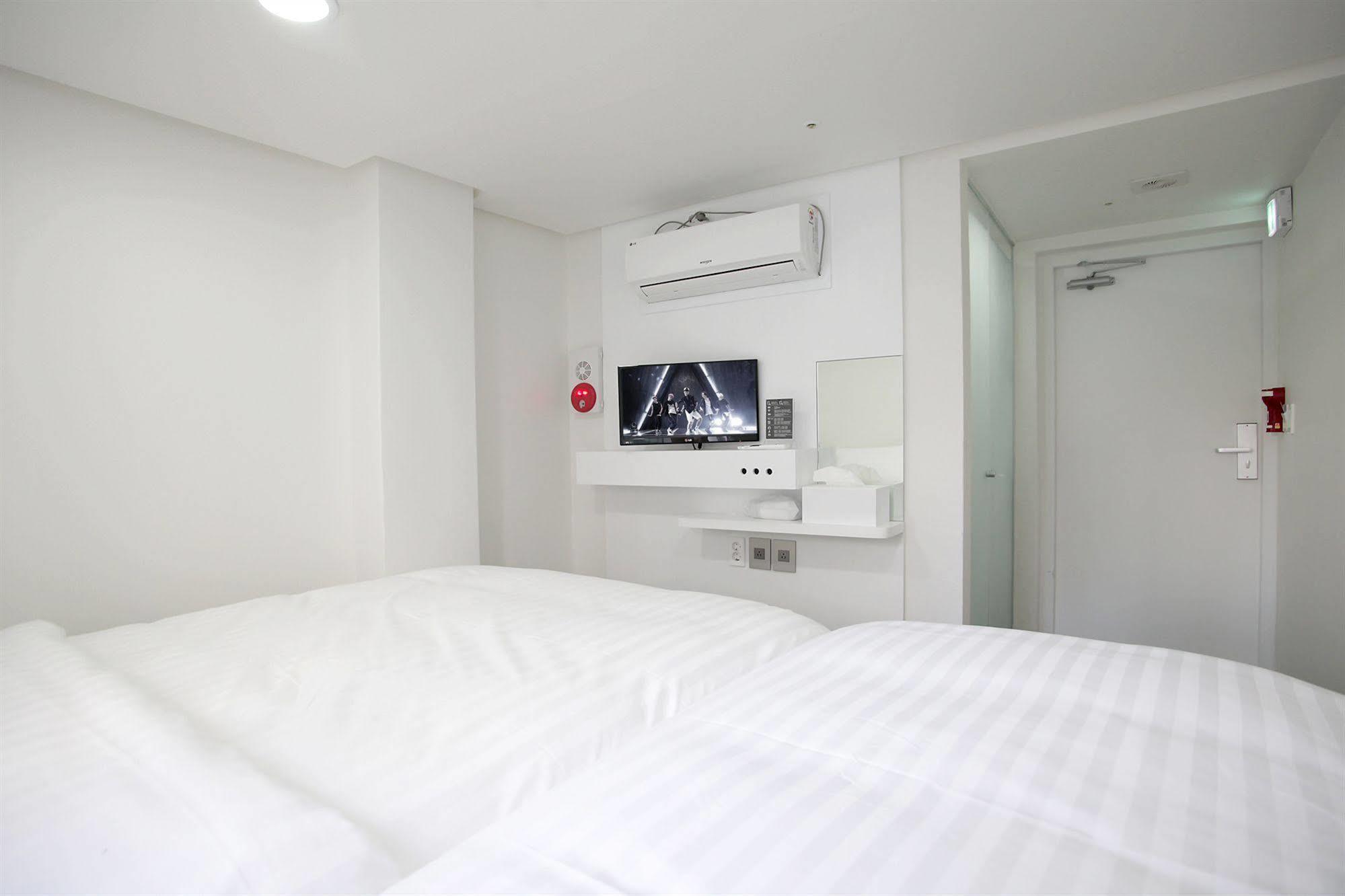K-Pop Hotel Seoul Tower Buitenkant foto